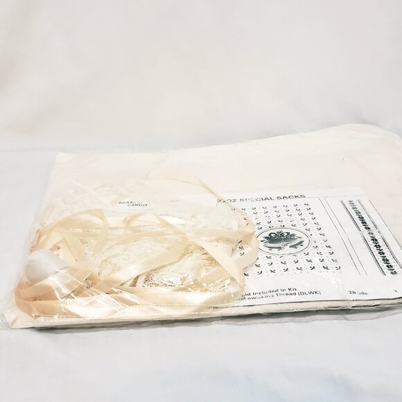 Christmas Potpourri Sachet Bags 1988 Creative Circle Kit #2702 Bells Wreath - Picture 6 of 6